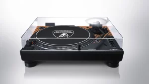 проигрыватель Technics в стиле Lamborghini